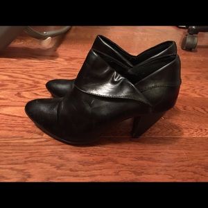 Cute women's ankle bootie heels