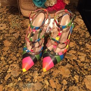 Rainbow- colored pumps!!!