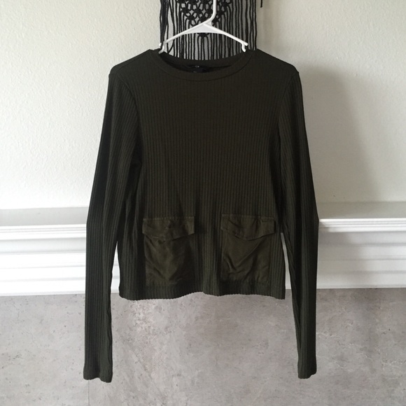 • H&M Olive Green Pocket Ribbed Top • - Picture 3 of 4