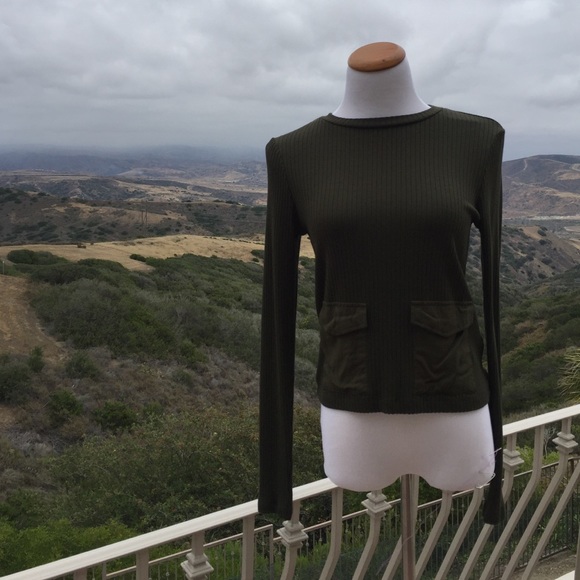• H&M Olive Green Pocket Ribbed Top • - Picture 4 of 4