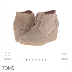 New! Toms Desert Wedge Taupe size 7