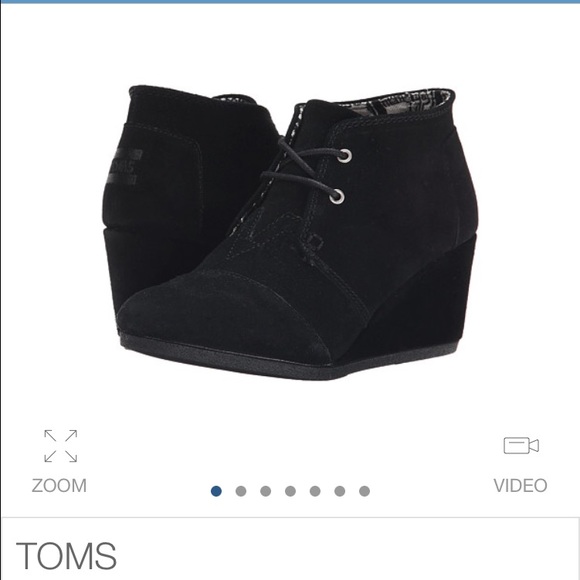 Brand New! Toms desert wedge size 7 black