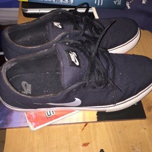 mens nike sb skate shoe