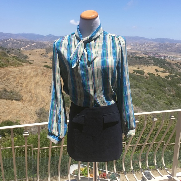 ✨HP •• NWT Mod Style Navy Mini Skirt w/ Pockets •• - Picture 3 of 3