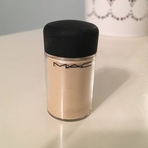 Mac pigment