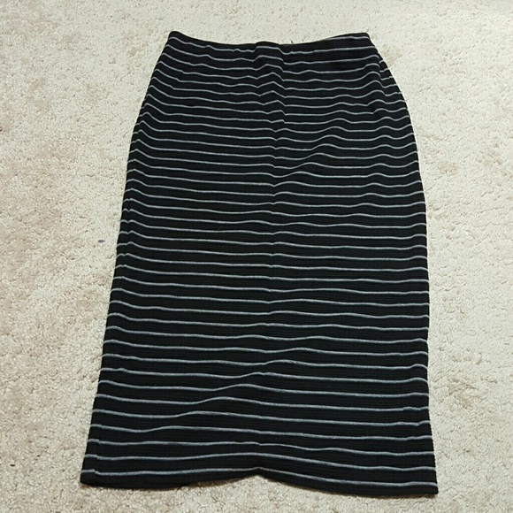 Pinstriped pencil skirt. Size xs. NWOT.