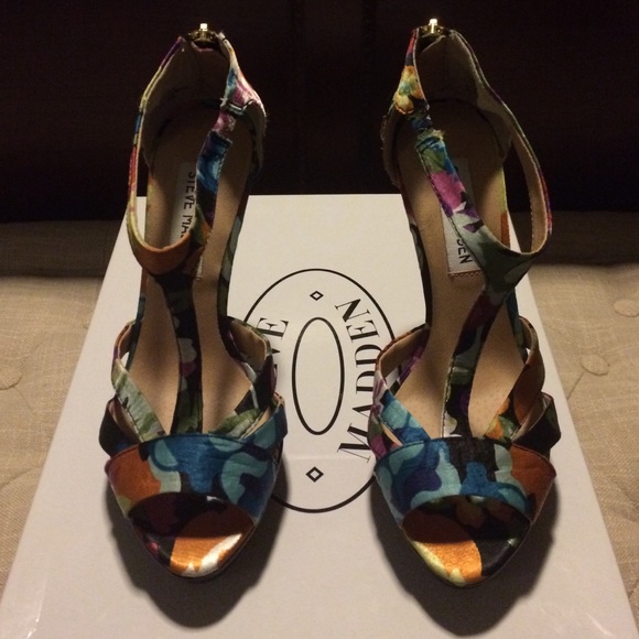 Steve Madden Floral Strappy Platform Heels -Sz 5.5