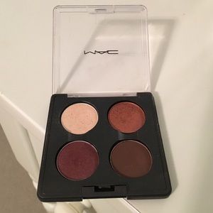 MAC COSMETICS EYESHADOW QUAD