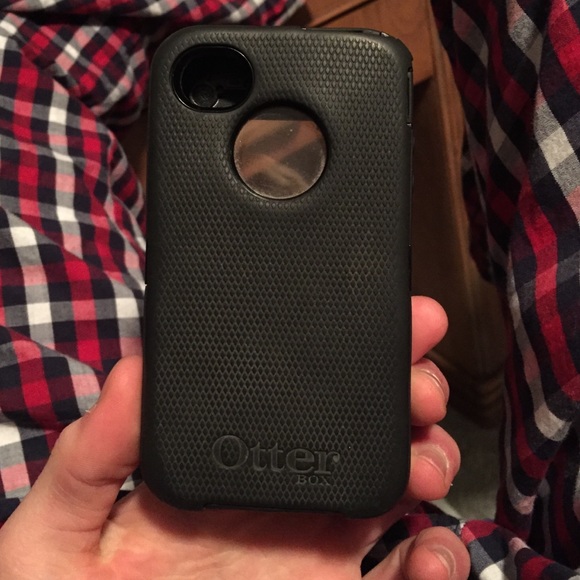 Used iPhone 4 otter box case - Picture 2 of 2