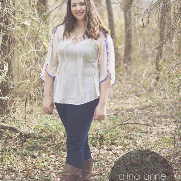 Off-White Flowing Top - Picture 4 of 4