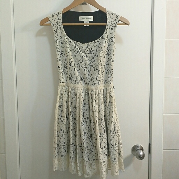 NEW WITHOUT TAGS Cream Lace Dress Size XS