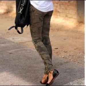 💥SALE💥Brandy Melville Rare Camo Jeans