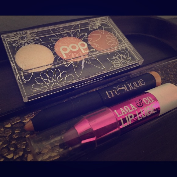 Makeup bundle.