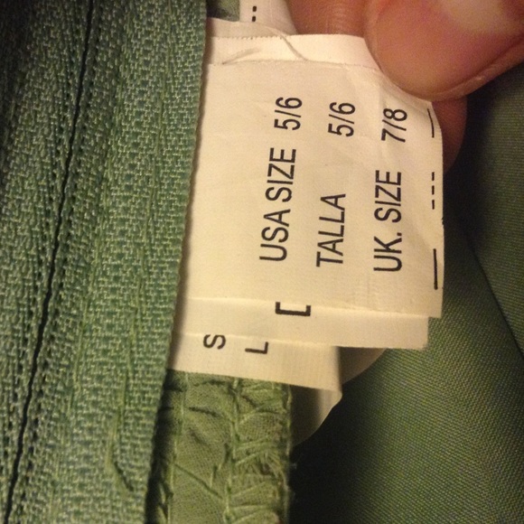 Homecoming dress or formal dress - Picture 3 of 3