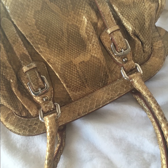 ❤️SOLD❤️🌟Very Rare PRADA🌟 Gold Python Handbag - Picture 4 of 4