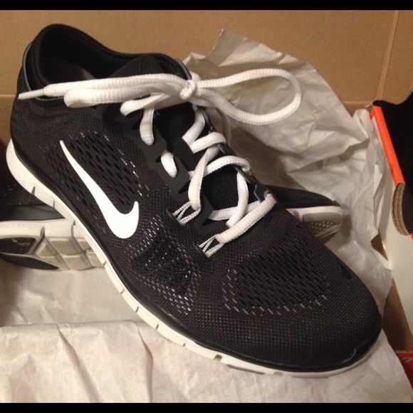 Nike Shoes - Womens Nike Free TR Twist