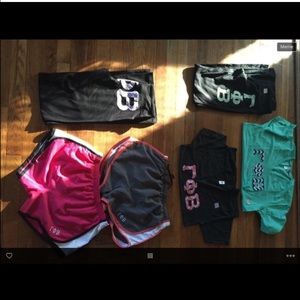 Bundle two yoga pants. Two shorts.