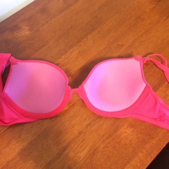 Pink bra - Picture 2 of 3