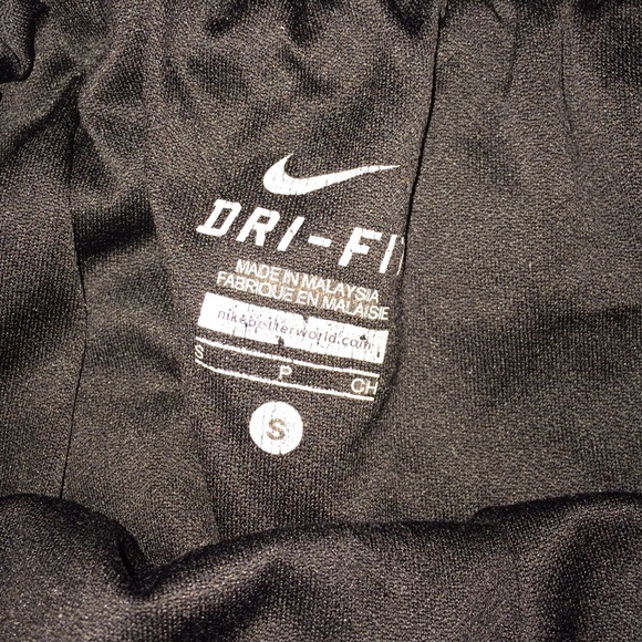 Nike shorts - Picture 2 of 2