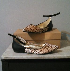 Me too black and leopard flat