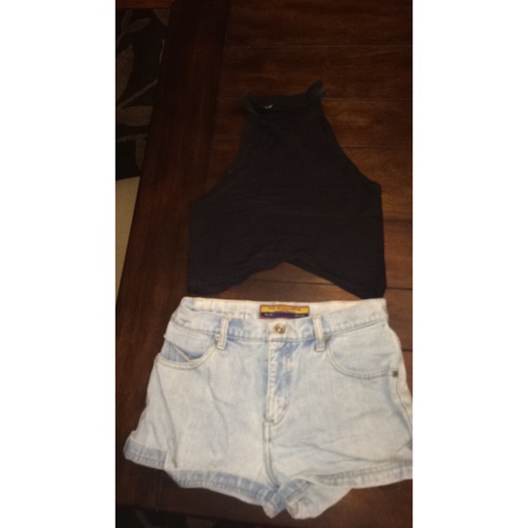 Bundle or Seperate shorts and crop top - Picture 1 of 3