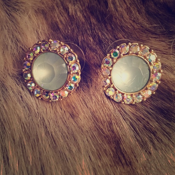 Francesca's mint stud earrings