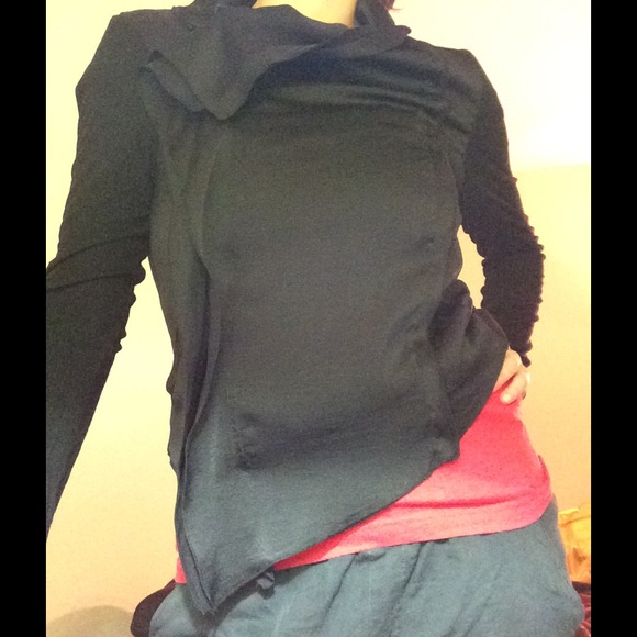 BCBG black zip up, L