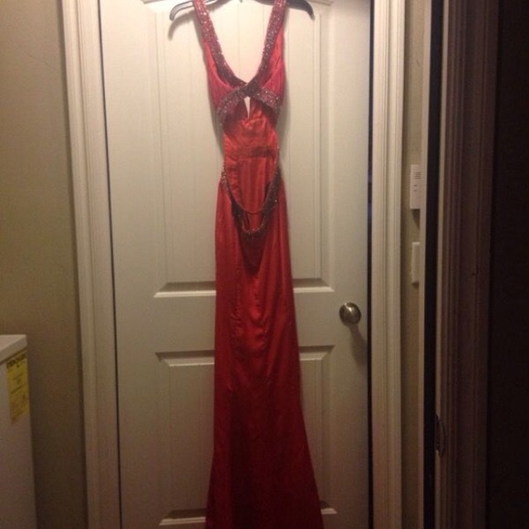 Prom dress - Picture 2 of 3