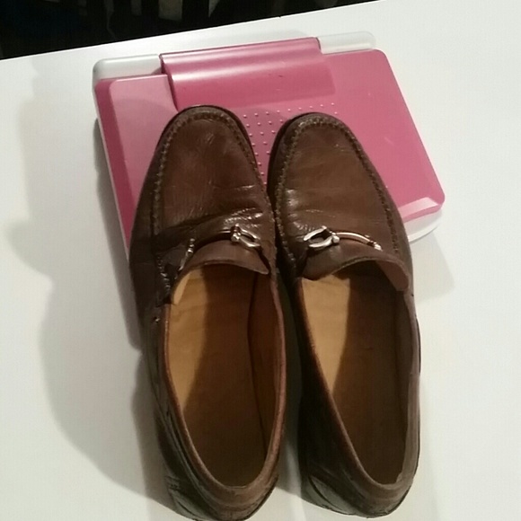 Shoes - Picture 2 of 4