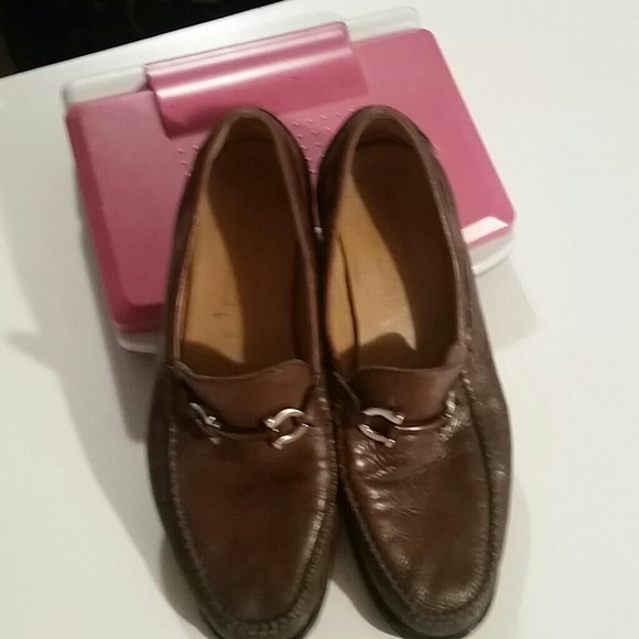 Shoes - Picture 4 of 4