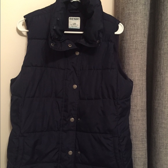 Navy puffer best. Good condition.