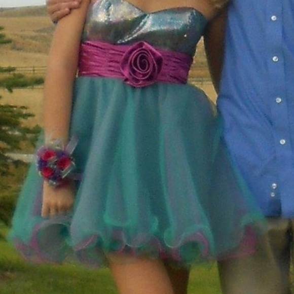 Short homecoming/ prom dress