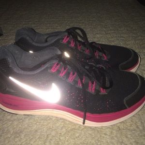 Nike Tennis Shoes