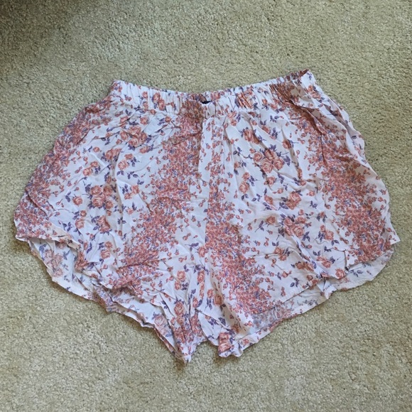 Rose pink floral brandy Melville shorts