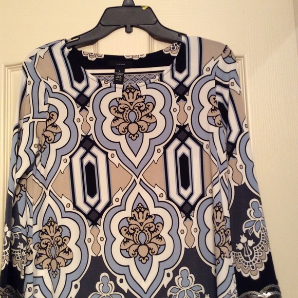 Stunning Tunic - Picture 2 of 3