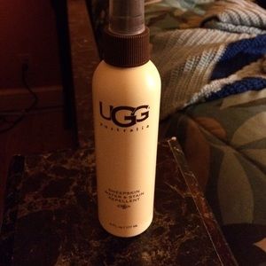 UGG Water & Stain Repellent 6 oz. Brand New