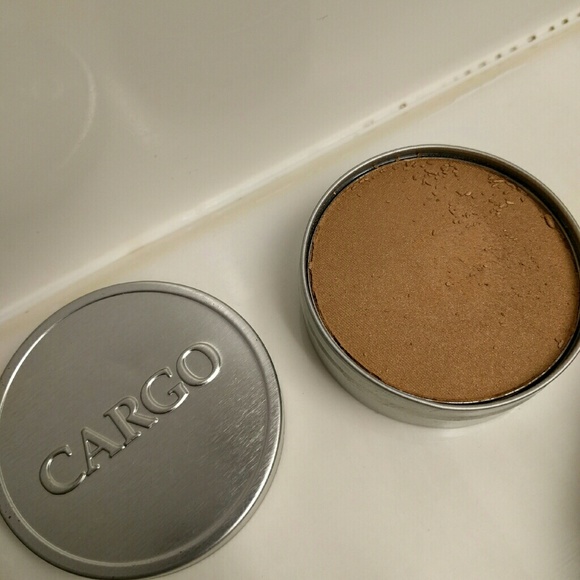 Cargo water resistant bronzer