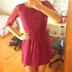 Midsleeve fuchsia lace dress