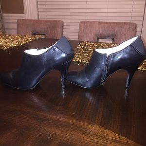 Additional Pics Calvin Klein Size 9 Booties