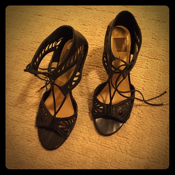 Shoes - Picture 1 of 4