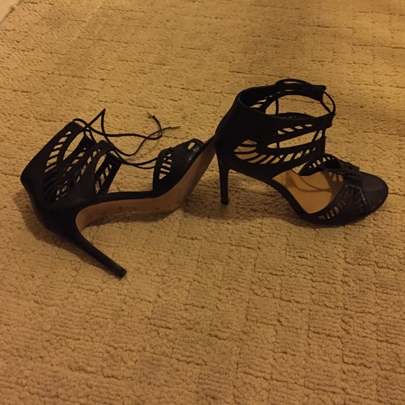Shoes - Picture 2 of 4