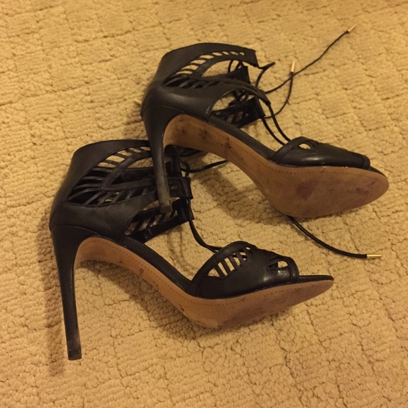 Shoes - Picture 4 of 4