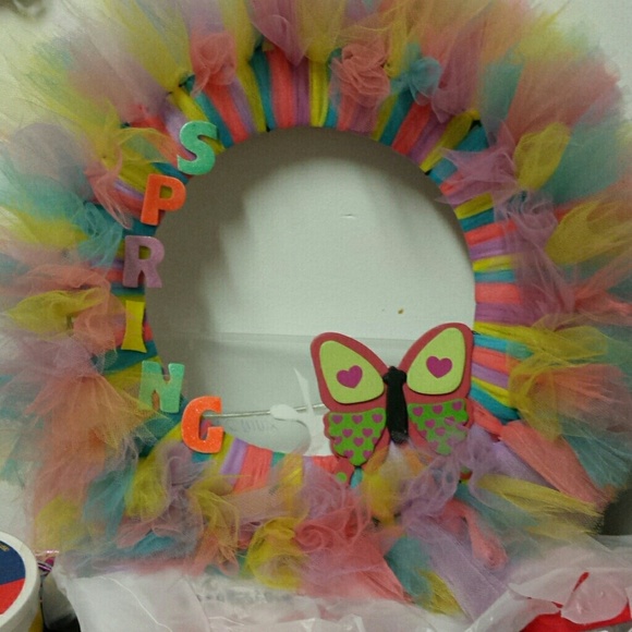 Spring Wreath - Picture 2 of 2
