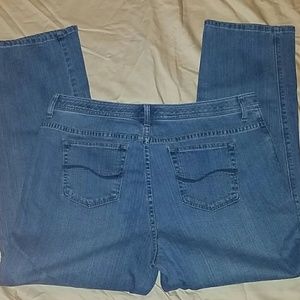 Lee Comfort Waistband Stretch Jeans.