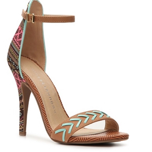 ✨BRAND NEW ✨Chinese Laundry Lovely Holiday Sandals