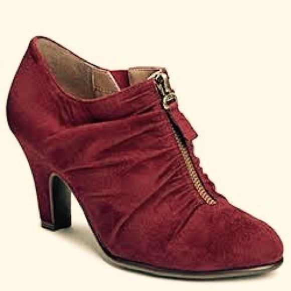 Aerosols Wine Faux Suede Shoes