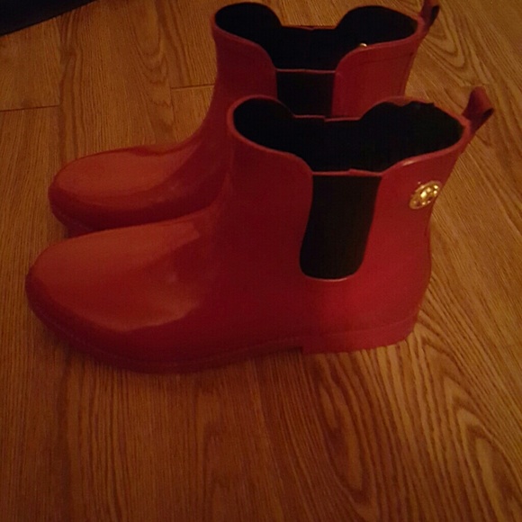 Boots - Picture 2 of 4