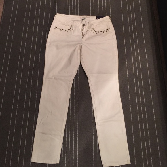 White skinny jeans