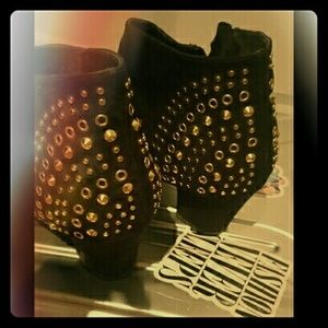 F21 Black Faux Suede Bootie