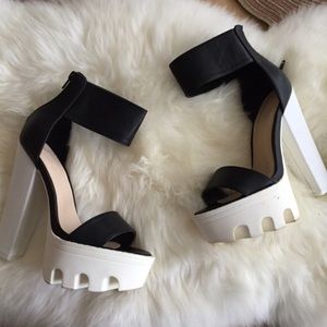 tumblr // chunky open toe platform heels
